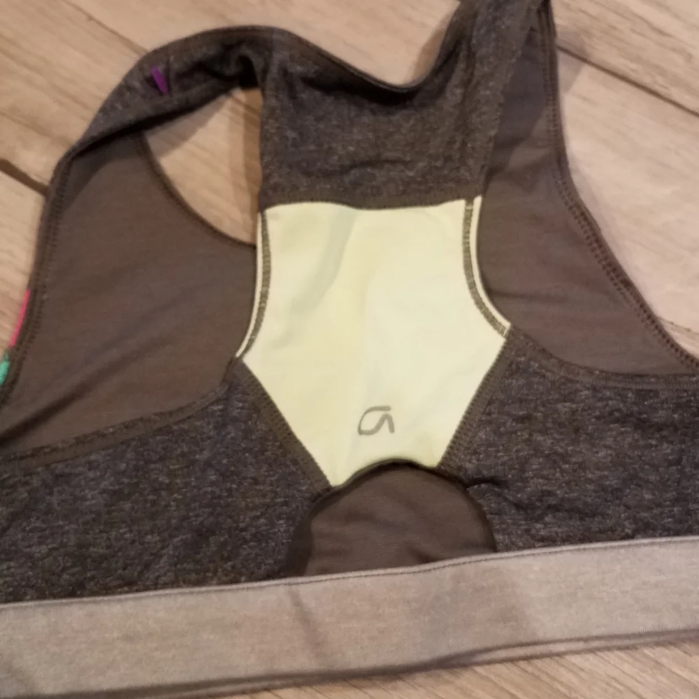 🍁Gap fit kids Colorblock sports bra☀️